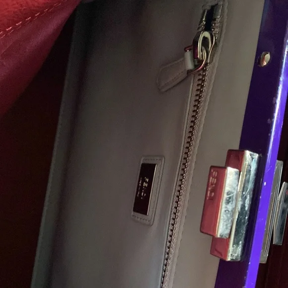 Auth Fendi red peekaboo iconic turn closure rigid leather top handle handbag - Picture 5 of 16